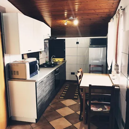 På 60 M² I Gamla Stan I Rovinj, Med 2 Sovrum Och 1 Badrum *